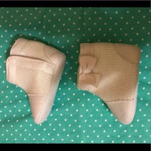 New - Baby booties size 9-12 months
